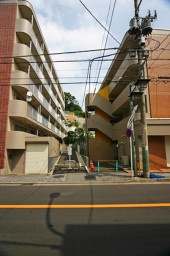 新築物件への道のり　道路の横道から行きます