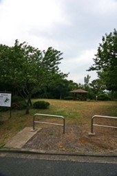 市民の森公園　桃の里広場