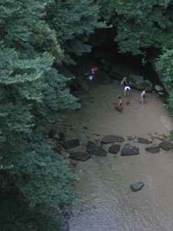 神戸駅から